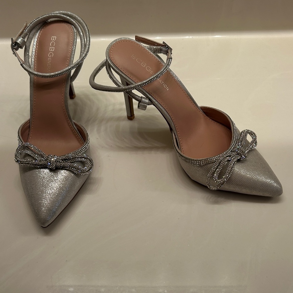 BCBGeneration, Size 8.5 Metallic Rhinestone Embellished Bow, 4” Heels.
